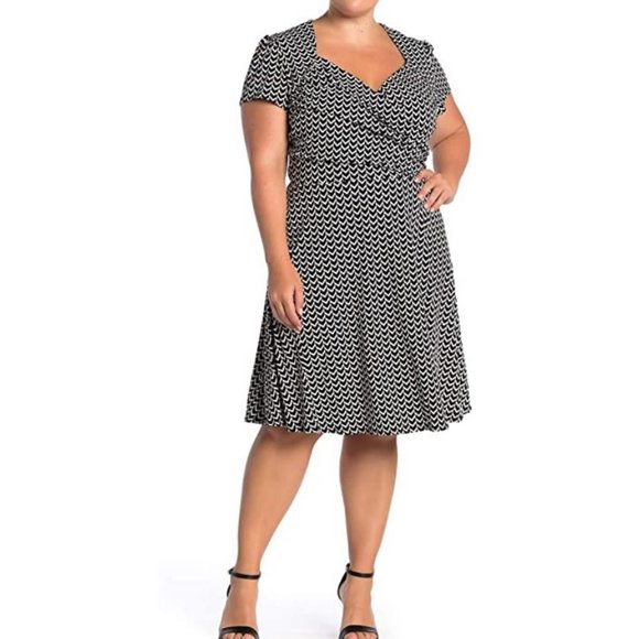 Leota Dresses & Skirts - Black white chevon faux wrap dress